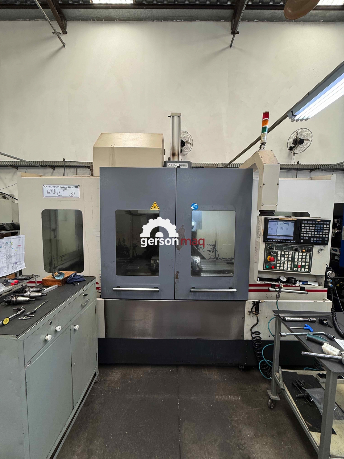 CENTRO DE USINAGEM AKIRA SEIKI SV1350 - ANO 2012